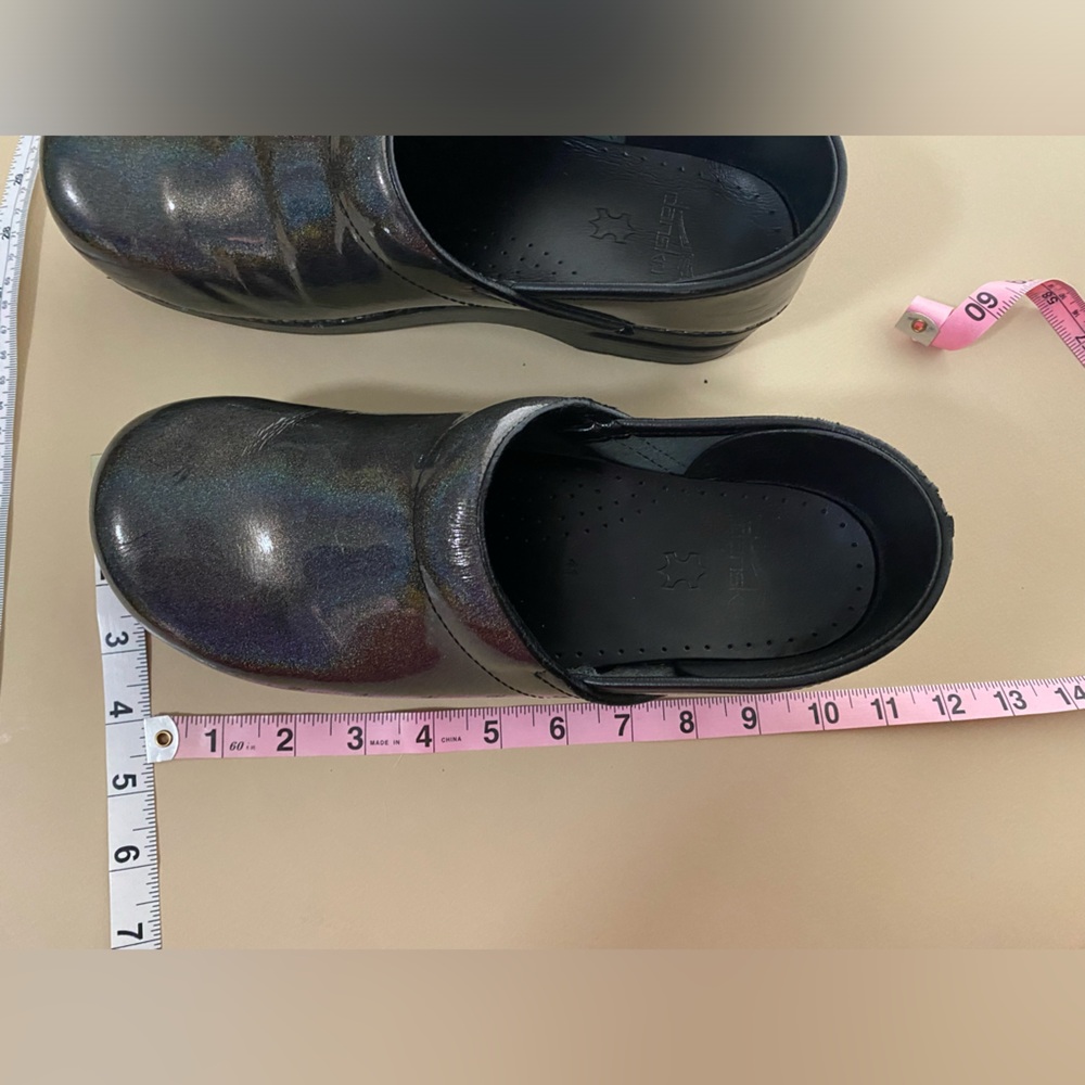 Dansko metallic clogs- like new - Picture 5 of 5